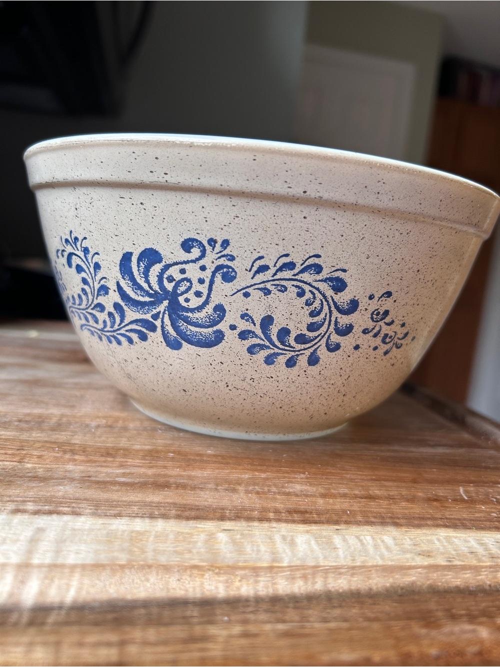 Pyrex 402 vintage Homestead Mixing Bowl with Blue Floral Scroll